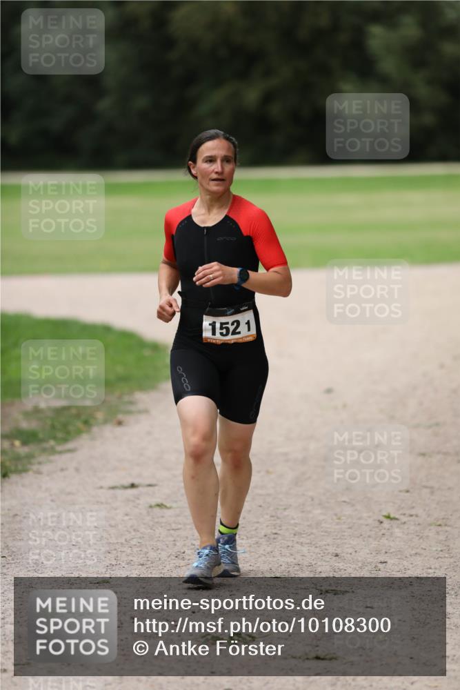 30.08.2026 - Elbe Triathlon Hamburg Antke Förster http://msf.ph/oto/10108300 30.08.2026 14:24:41 Laufen 1521 meine-sportfotos.de