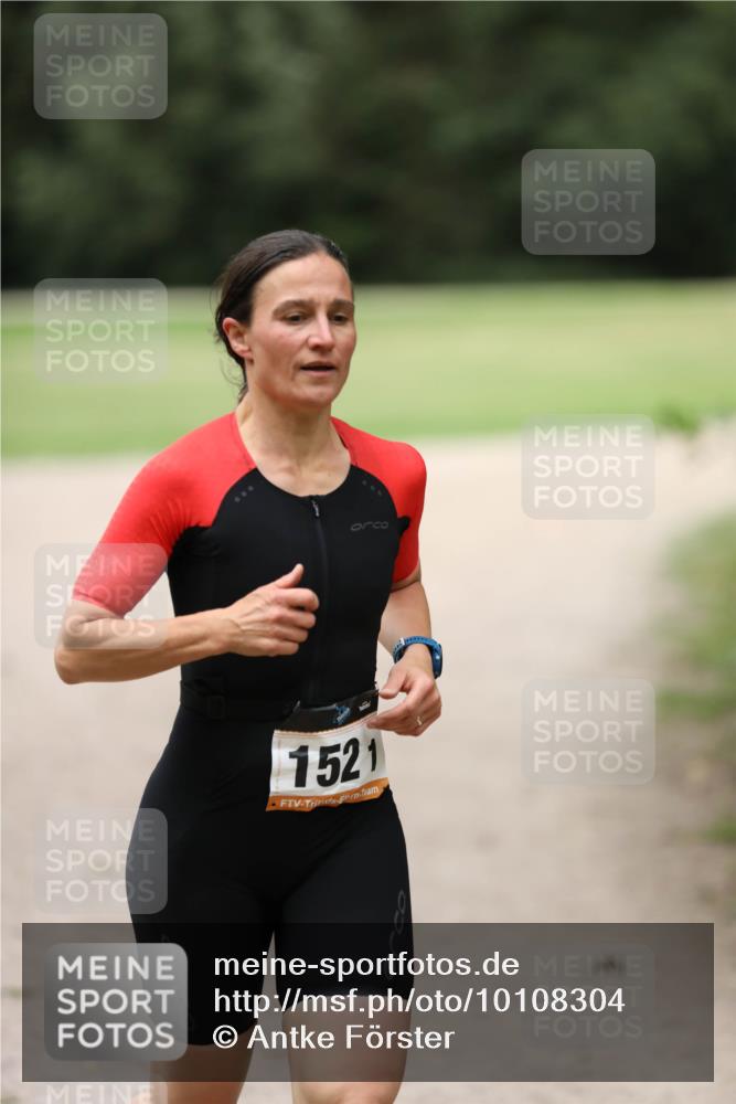 30.08.2026 - Elbe Triathlon Hamburg Antke Förster http://msf.ph/oto/10108304 30.08.2026 14:24:43 Laufen 8500, 1521 meine-sportfotos.de