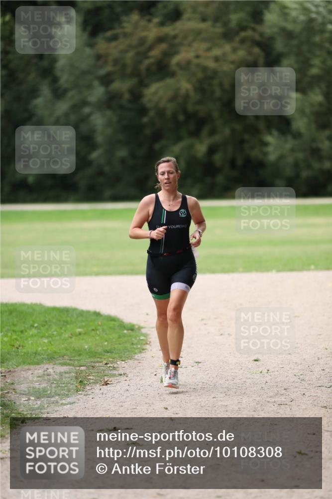 30.08.2026 - Elbe Triathlon Hamburg Antke Förster http://msf.ph/oto/10108308 30.08.2026 14:25:05 Laufen  meine-sportfotos.de