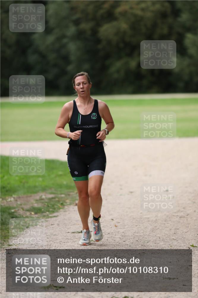 30.08.2026 - Elbe Triathlon Hamburg Antke Förster http://msf.ph/oto/10108310 30.08.2026 14:25:06 Laufen 96 meine-sportfotos.de