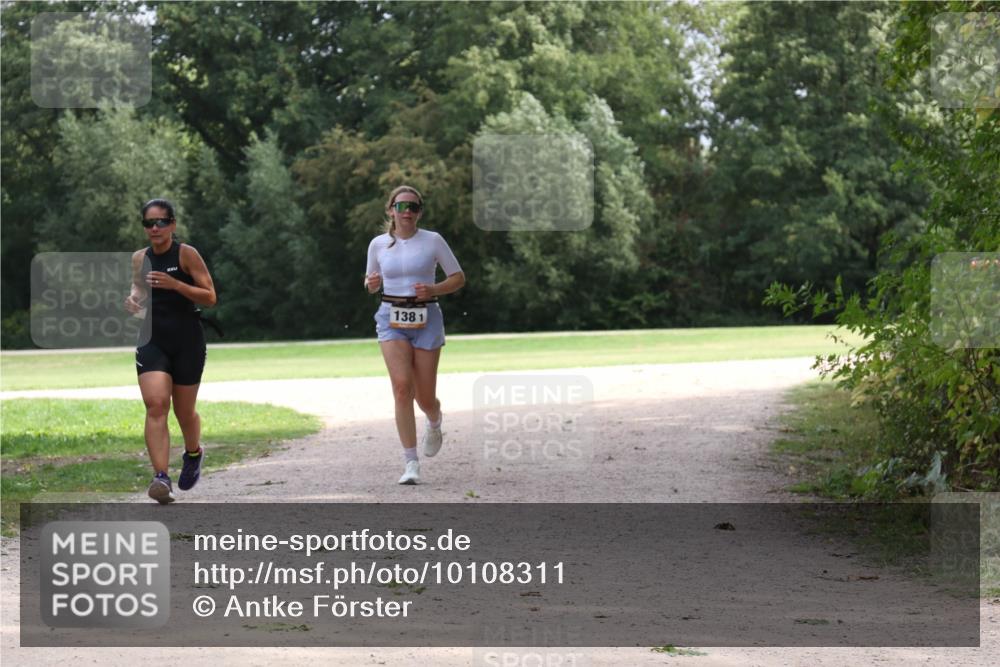 30.08.2026 - Elbe Triathlon Hamburg Antke Förster http://msf.ph/oto/10108311 30.08.2026 14:34:04 Laufen 1381 meine-sportfotos.de