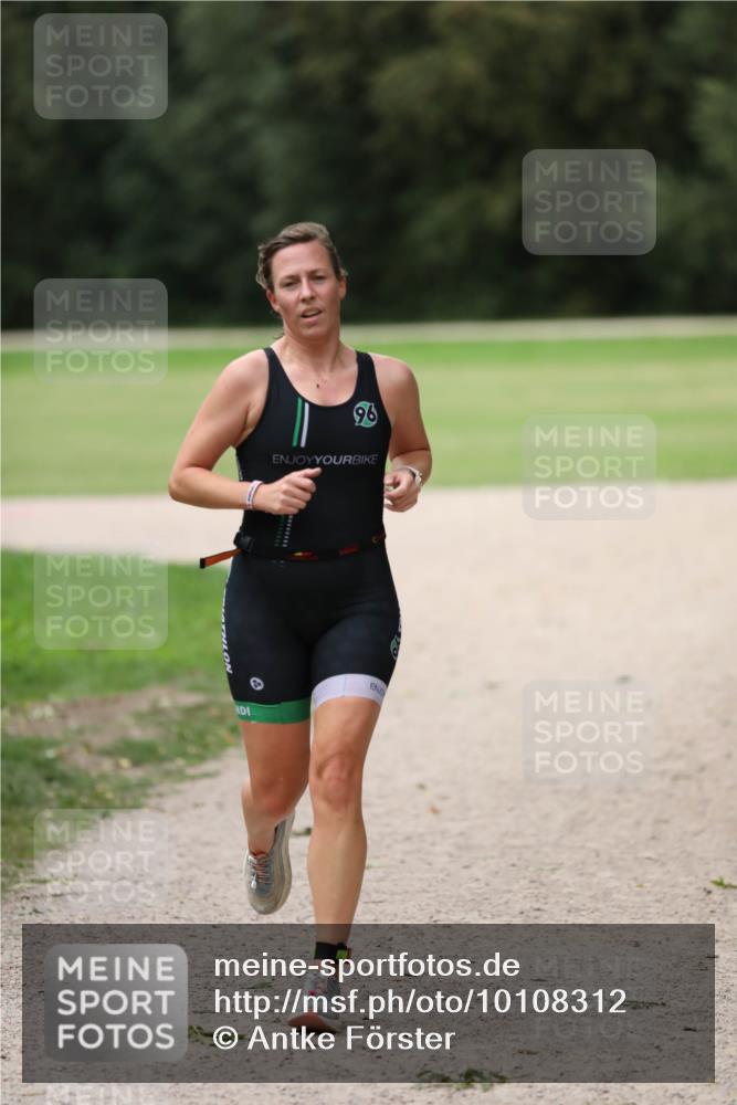 30.08.2026 - Elbe Triathlon Hamburg Antke Förster http://msf.ph/oto/10108312 30.08.2026 14:25:07 Laufen 96 meine-sportfotos.de