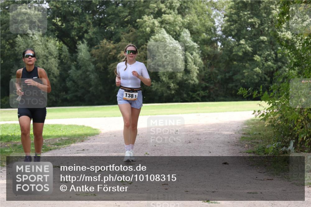30.08.2026 - Elbe Triathlon Hamburg Antke Förster http://msf.ph/oto/10108315 30.08.2026 14:34:06 Laufen 1381 meine-sportfotos.de