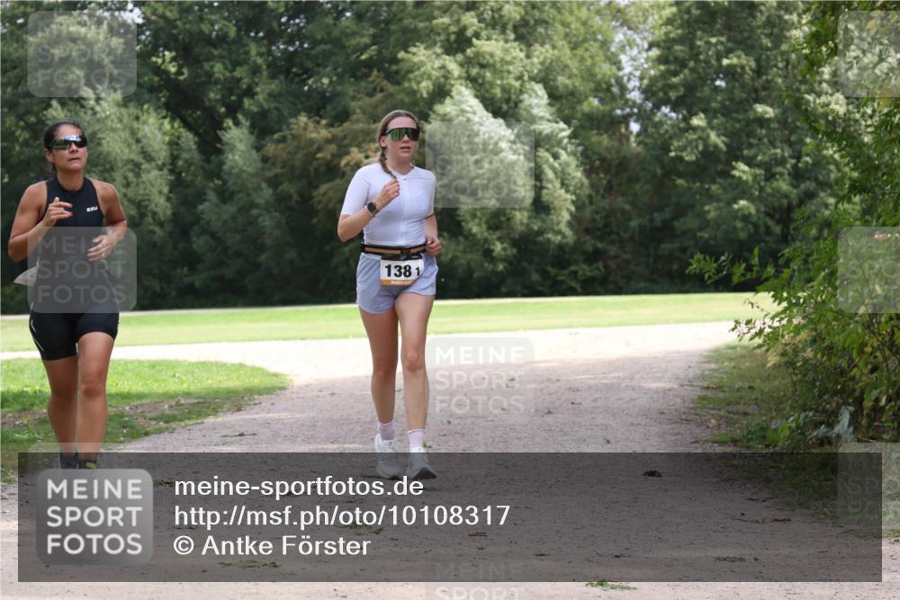 30.08.2026 - Elbe Triathlon Hamburg Antke Förster http://msf.ph/oto/10108317 30.08.2026 14:34:06 Laufen 1381 meine-sportfotos.de