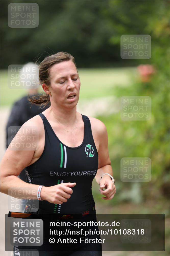 30.08.2026 - Elbe Triathlon Hamburg Antke Förster http://msf.ph/oto/10108318 30.08.2026 14:25:09 Laufen 96, 996 meine-sportfotos.de