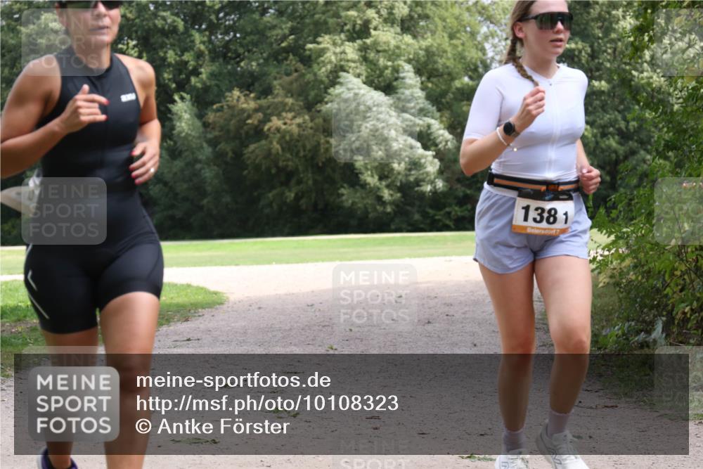 30.08.2026 - Elbe Triathlon Hamburg Antke Förster http://msf.ph/oto/10108323 30.08.2026 14:34:08 Laufen 1381, 7 meine-sportfotos.de