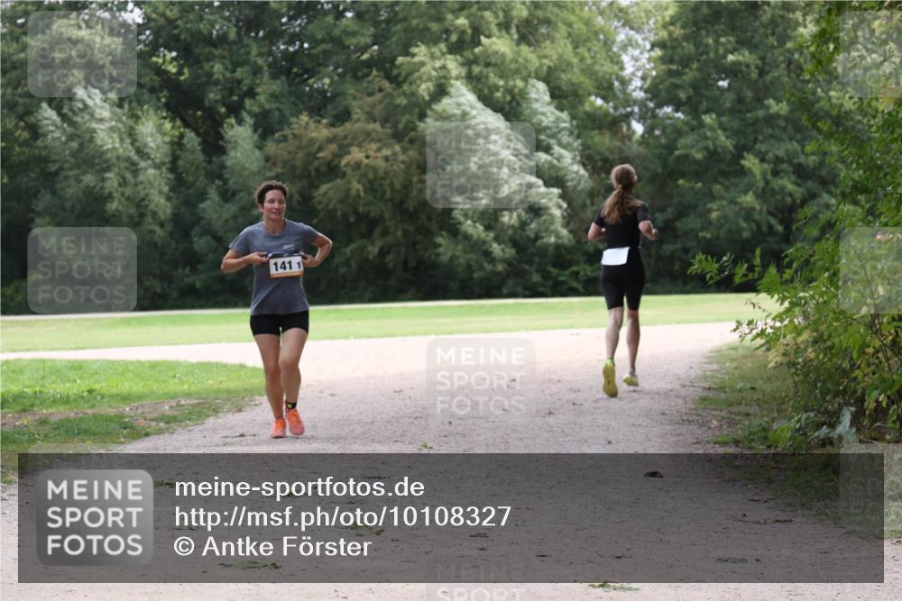 30.08.2026 - Elbe Triathlon Hamburg Antke Förster http://msf.ph/oto/10108327 30.08.2026 14:34:21 Laufen 141, 1 meine-sportfotos.de