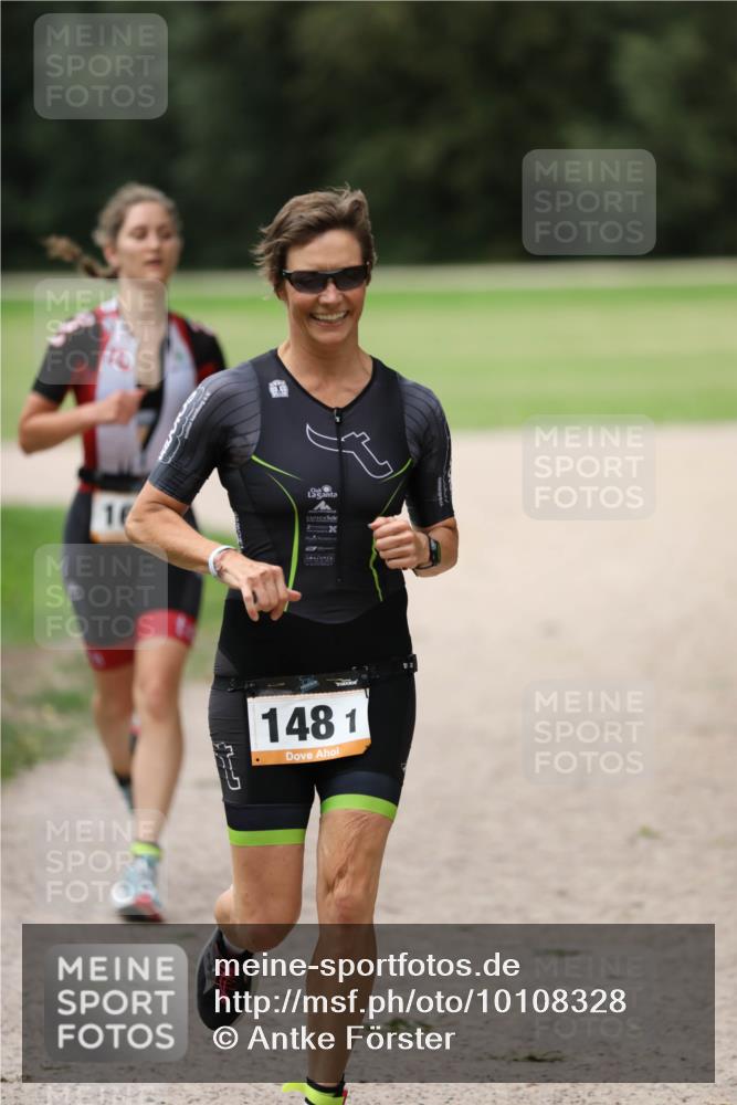 30.08.2026 - Elbe Triathlon Hamburg Antke Förster http://msf.ph/oto/10108328 30.08.2026 14:25:26 Laufen 1481 meine-sportfotos.de