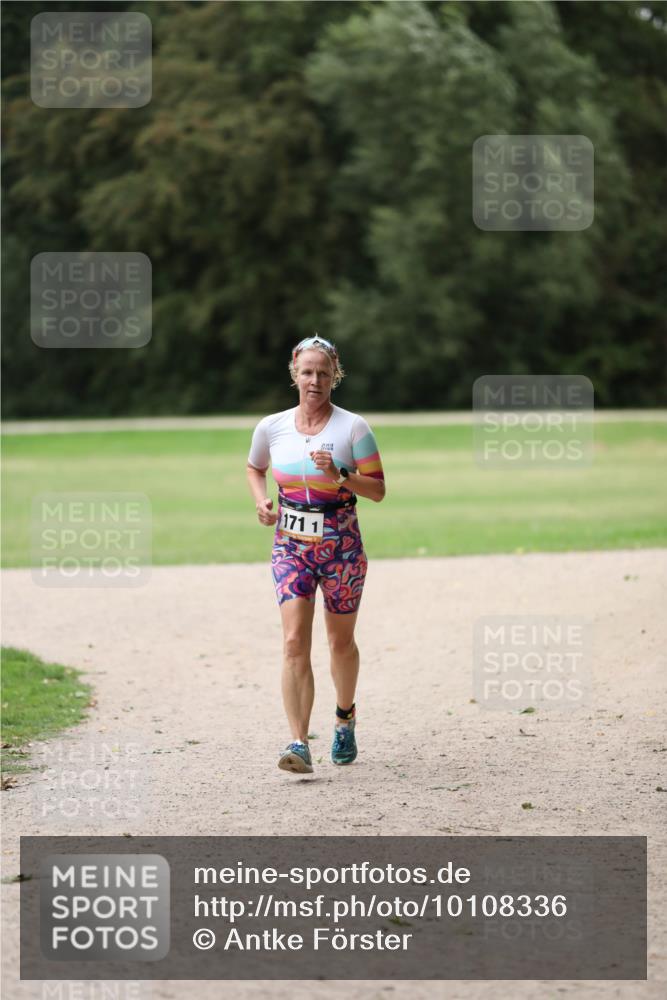 30.08.2026 - Elbe Triathlon Hamburg Antke Förster http://msf.ph/oto/10108336 30.08.2026 14:25:35 Laufen 2001, 171, 1 meine-sportfotos.de