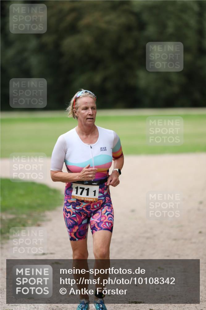 30.08.2026 - Elbe Triathlon Hamburg Antke Förster http://msf.ph/oto/10108342 30.08.2026 14:25:38 Laufen 171, 1, 3 meine-sportfotos.de