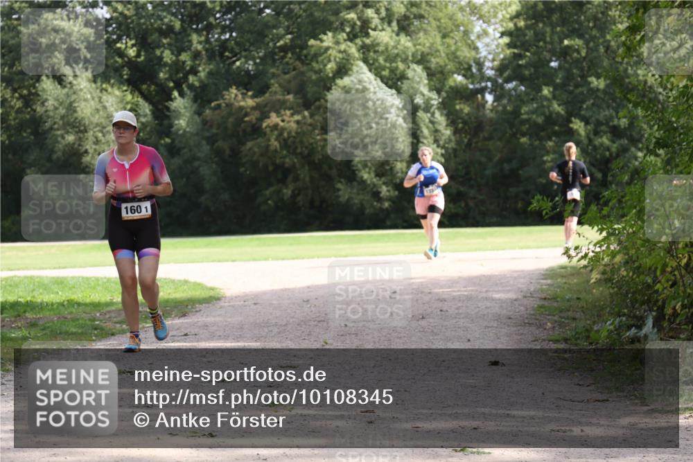 30.08.2026 - Elbe Triathlon Hamburg Antke Förster http://msf.ph/oto/10108345 30.08.2026 14:36:59 Laufen 1601 meine-sportfotos.de