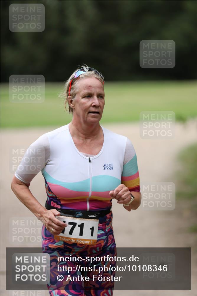 30.08.2026 - Elbe Triathlon Hamburg Antke Förster http://msf.ph/oto/10108346 30.08.2026 14:25:39 Laufen 711, 3 meine-sportfotos.de