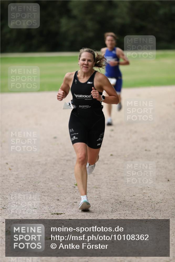 30.08.2026 - Elbe Triathlon Hamburg Antke Förster http://msf.ph/oto/10108362 30.08.2026 14:26:13 Laufen 3 meine-sportfotos.de