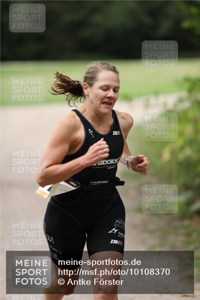 30.08.2026 - Elbe Triathlon Hamburg Antke Förster http://msf.ph/oto/10108370 30.08.2026 14:26:15 Laufen 3 meine-sportfotos.de
