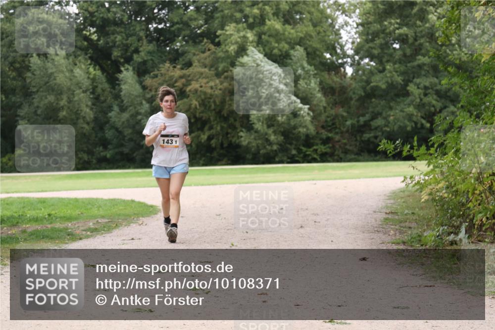 30.08.2026 - Elbe Triathlon Hamburg Antke Förster http://msf.ph/oto/10108371 30.08.2026 14:44:44 Laufen 143, 1 meine-sportfotos.de