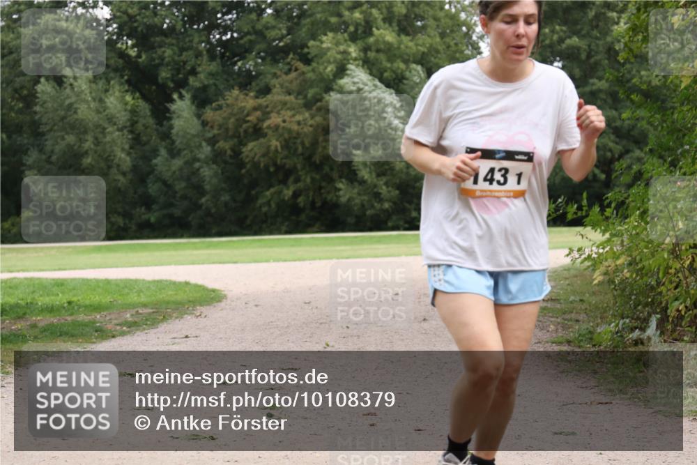30.08.2026 - Elbe Triathlon Hamburg Antke Förster http://msf.ph/oto/10108379 30.08.2026 14:44:48 Laufen 431 meine-sportfotos.de