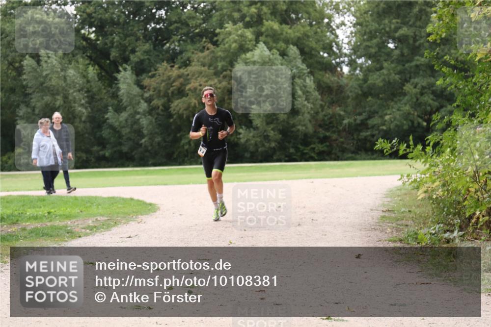 30.08.2026 - Elbe Triathlon Hamburg Antke Förster http://msf.ph/oto/10108381 30.08.2026 14:53:09 Laufen 92 meine-sportfotos.de