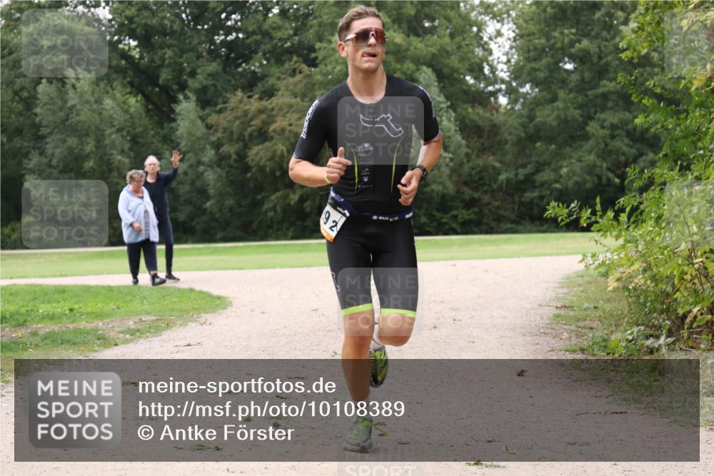 30.08.2026 - Elbe Triathlon Hamburg Antke Förster http://msf.ph/oto/10108389 30.08.2026 14:53:11 Laufen 92 meine-sportfotos.de