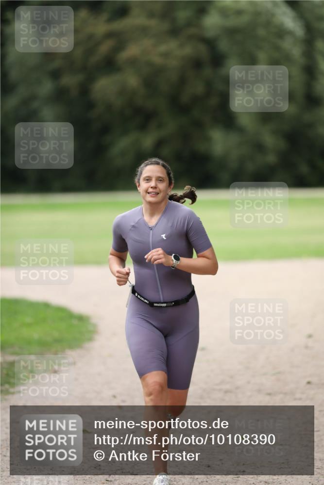 30.08.2026 - Elbe Triathlon Hamburg Antke Förster http://msf.ph/oto/10108390 30.08.2026 14:26:55 Laufen  meine-sportfotos.de