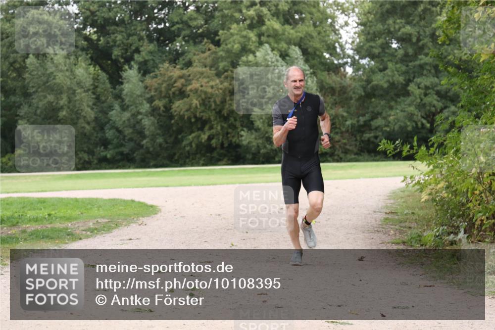 30.08.2026 - Elbe Triathlon Hamburg Antke Förster http://msf.ph/oto/10108395 30.08.2026 14:54:54 Laufen  meine-sportfotos.de