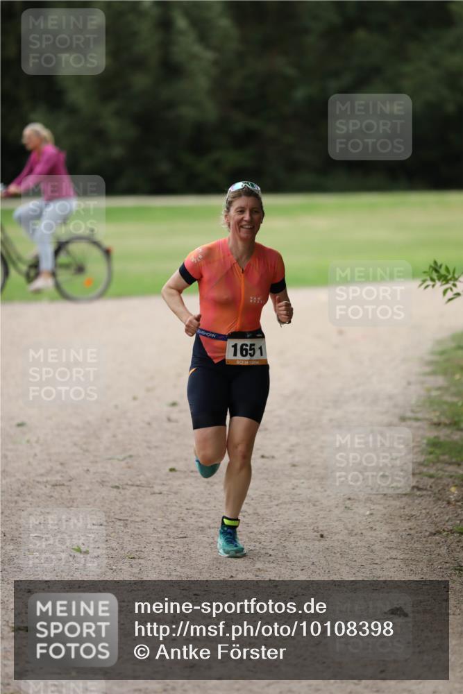 30.08.2026 - Elbe Triathlon Hamburg Antke Förster http://msf.ph/oto/10108398 30.08.2026 14:27:29 Laufen 1651 meine-sportfotos.de