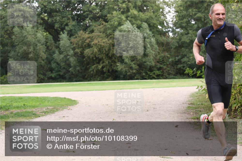 30.08.2026 - Elbe Triathlon Hamburg Antke Förster http://msf.ph/oto/10108399 30.08.2026 14:54:55 Laufen  meine-sportfotos.de