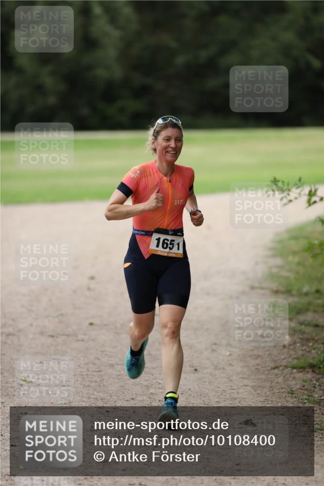 30.08.2026 - Elbe Triathlon Hamburg Antke Förster http://msf.ph/oto/10108400 30.08.2026 14:27:29 Laufen 1651 meine-sportfotos.de