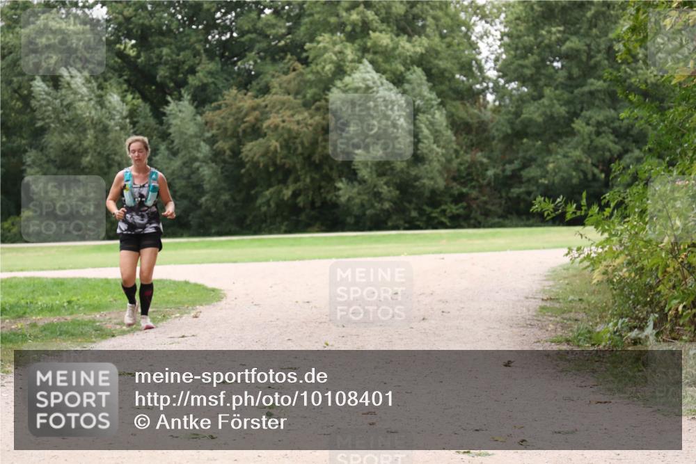 30.08.2026 - Elbe Triathlon Hamburg Antke Förster http://msf.ph/oto/10108401 30.08.2026 14:57:38 Laufen  meine-sportfotos.de
