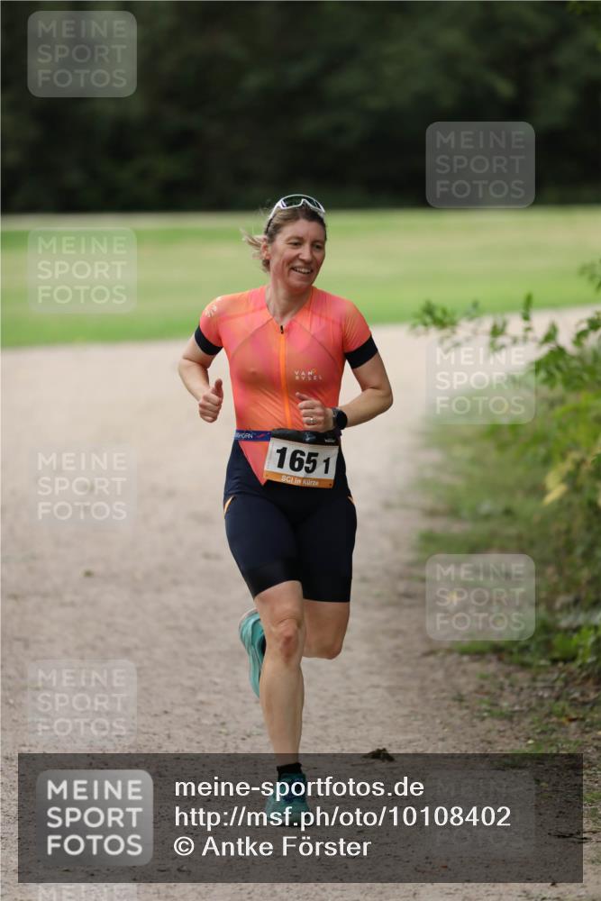 30.08.2026 - Elbe Triathlon Hamburg Antke Förster http://msf.ph/oto/10108402 30.08.2026 14:27:30 Laufen 1651 meine-sportfotos.de