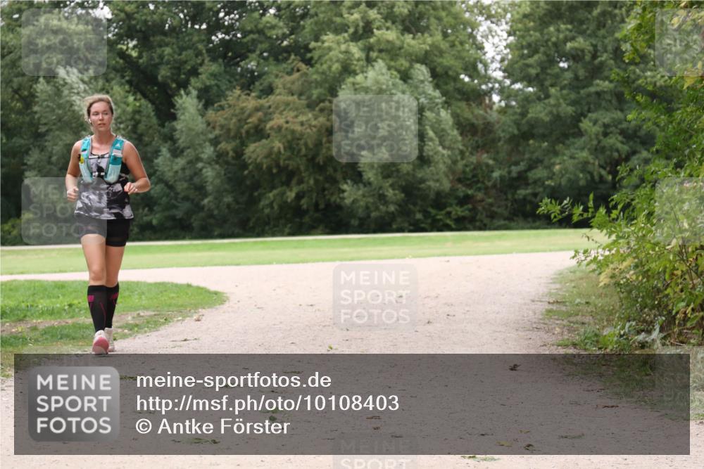 30.08.2026 - Elbe Triathlon Hamburg Antke Förster http://msf.ph/oto/10108403 30.08.2026 14:57:40 Laufen  meine-sportfotos.de