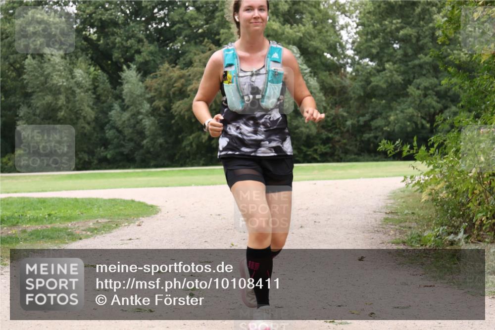 30.08.2026 - Elbe Triathlon Hamburg Antke Förster http://msf.ph/oto/10108411 30.08.2026 14:57:43 Laufen  meine-sportfotos.de