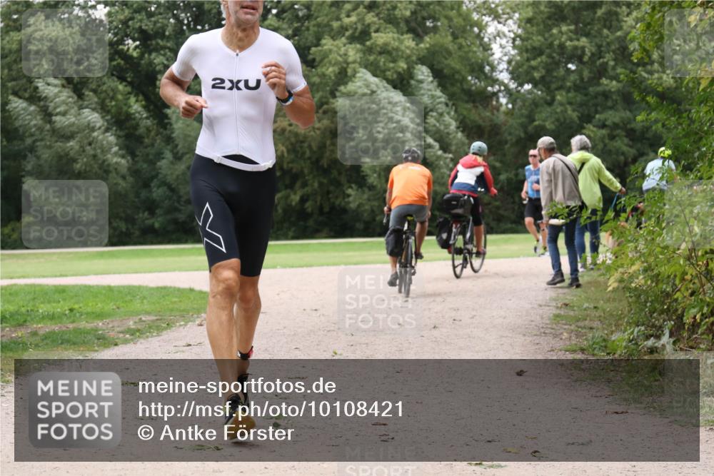 30.08.2026 - Elbe Triathlon Hamburg Antke Förster http://msf.ph/oto/10108421 30.08.2026 14:58:19 Laufen 2 meine-sportfotos.de