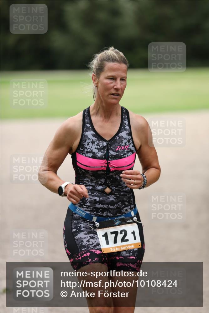 30.08.2026 - Elbe Triathlon Hamburg Antke Förster http://msf.ph/oto/10108424 30.08.2026 14:27:56 Laufen 7001, 1721 meine-sportfotos.de