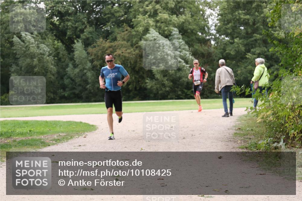 30.08.2026 - Elbe Triathlon Hamburg Antke Förster http://msf.ph/oto/10108425 30.08.2026 14:58:23 Laufen 3 meine-sportfotos.de