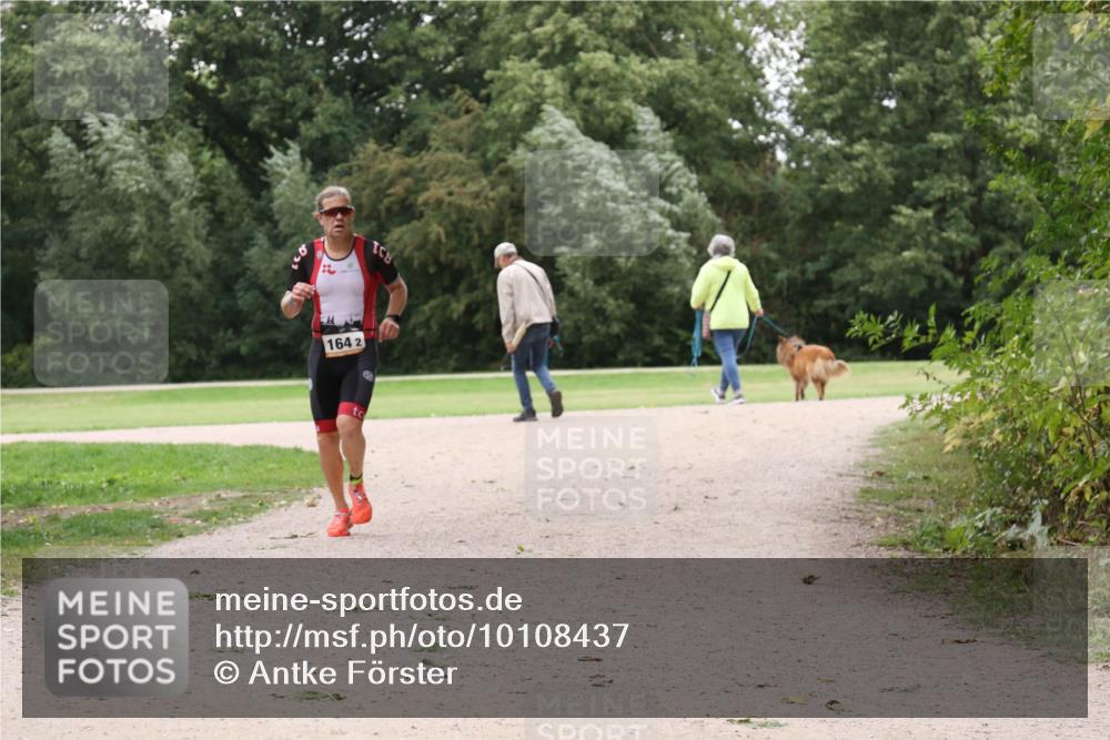 30.08.2026 - Elbe Triathlon Hamburg Antke Förster http://msf.ph/oto/10108437 30.08.2026 14:58:28 Laufen 164, 2 meine-sportfotos.de