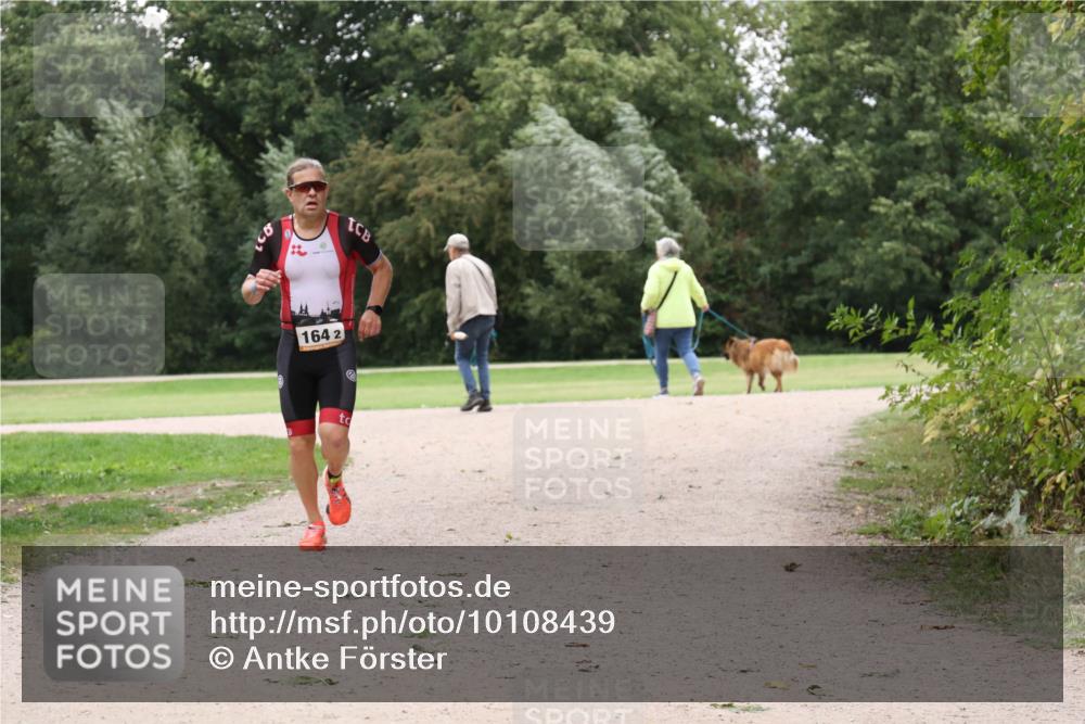 30.08.2026 - Elbe Triathlon Hamburg Antke Förster http://msf.ph/oto/10108439 30.08.2026 14:58:28 Laufen 164, 2 meine-sportfotos.de