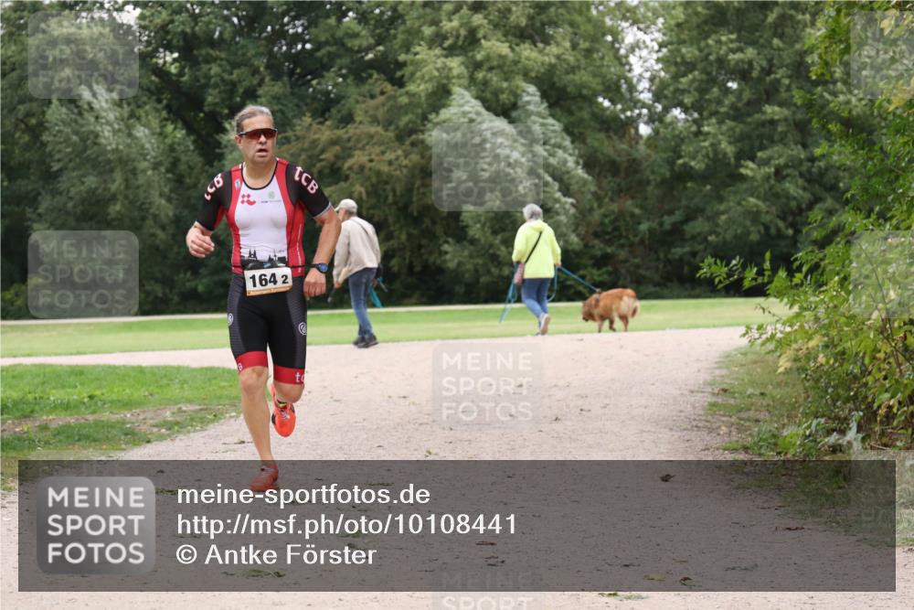 30.08.2026 - Elbe Triathlon Hamburg Antke Förster http://msf.ph/oto/10108441 30.08.2026 14:58:29 Laufen 164, 2 meine-sportfotos.de