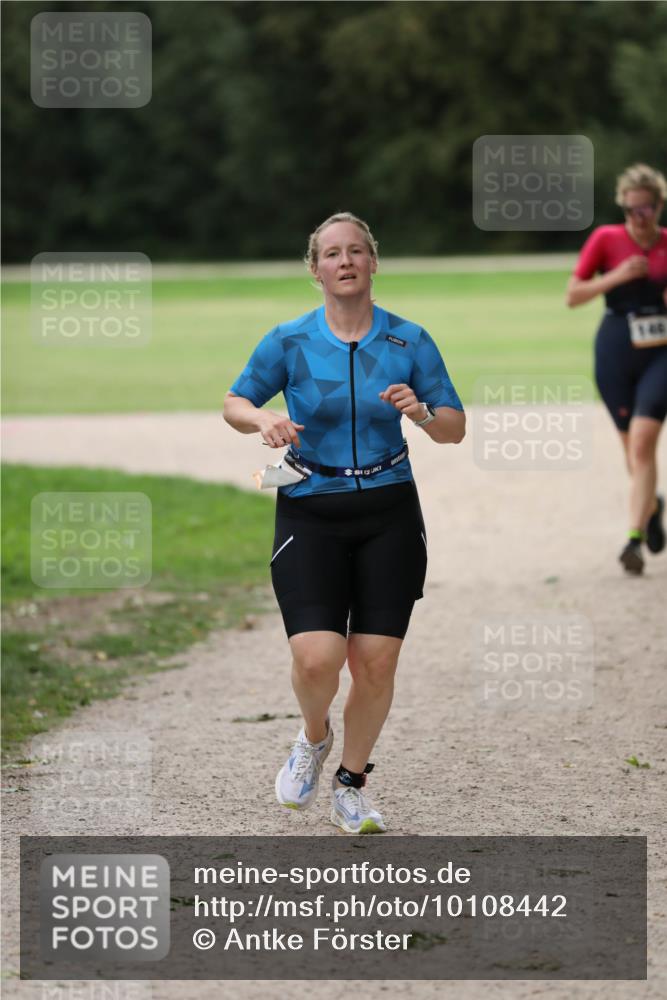 30.08.2026 - Elbe Triathlon Hamburg Antke Förster http://msf.ph/oto/10108442 30.08.2026 14:28:16 Laufen 140 meine-sportfotos.de