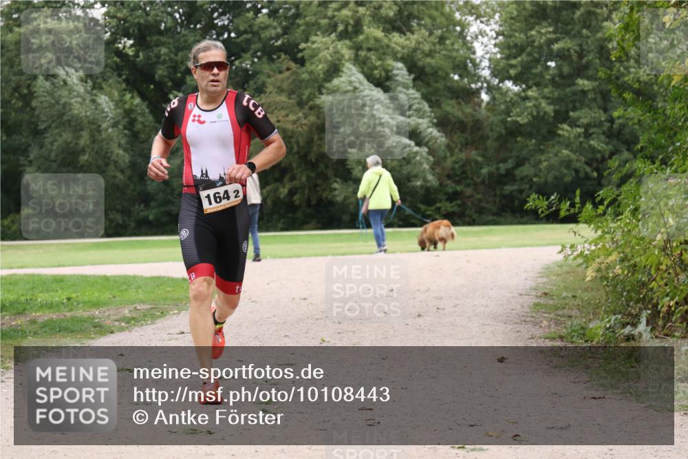 30.08.2026 - Elbe Triathlon Hamburg Antke Förster http://msf.ph/oto/10108443 30.08.2026 14:58:29 Laufen 164, 2 meine-sportfotos.de