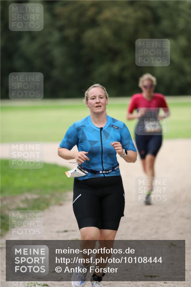 30.08.2026 - Elbe Triathlon Hamburg Antke Förster http://msf.ph/oto/10108444 30.08.2026 14:28:16 Laufen  meine-sportfotos.de