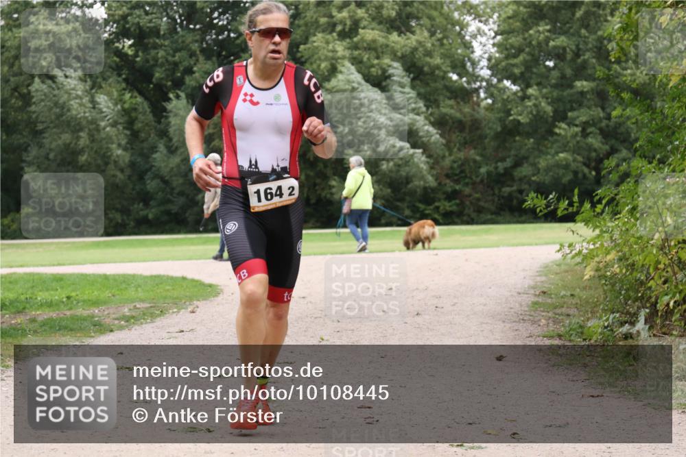 30.08.2026 - Elbe Triathlon Hamburg Antke Förster http://msf.ph/oto/10108445 30.08.2026 14:58:30 Laufen 164, 2 meine-sportfotos.de