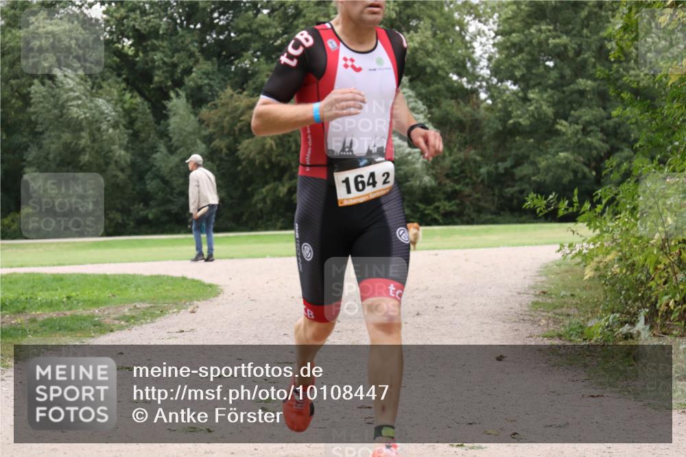 30.08.2026 - Elbe Triathlon Hamburg Antke Förster http://msf.ph/oto/10108447 30.08.2026 14:58:30 Laufen 854, 1642 meine-sportfotos.de
