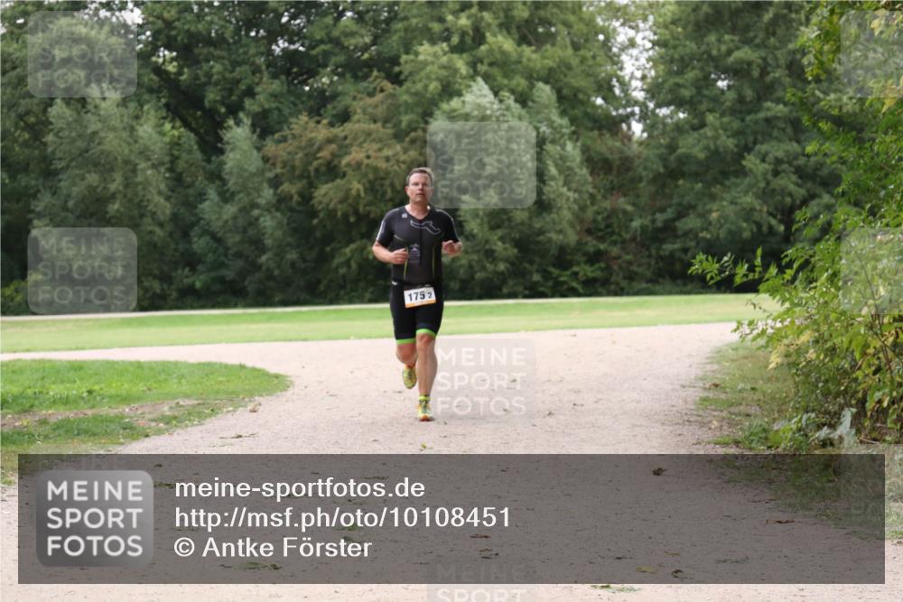 30.08.2026 - Elbe Triathlon Hamburg Antke Förster http://msf.ph/oto/10108451 30.08.2026 14:59:13 Laufen 175, 2 meine-sportfotos.de
