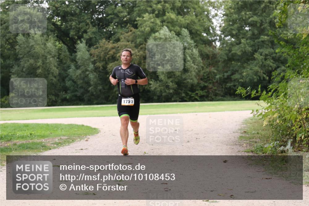 30.08.2026 - Elbe Triathlon Hamburg Antke Förster http://msf.ph/oto/10108453 30.08.2026 14:59:14 Laufen 1752 meine-sportfotos.de
