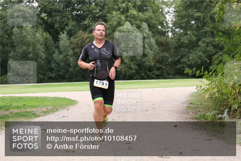 30.08.2026 - Elbe Triathlon Hamburg Antke Förster http://msf.ph/oto/10108457 30.08.2026 14:59:16 Laufen 1752 meine-sportfotos.de