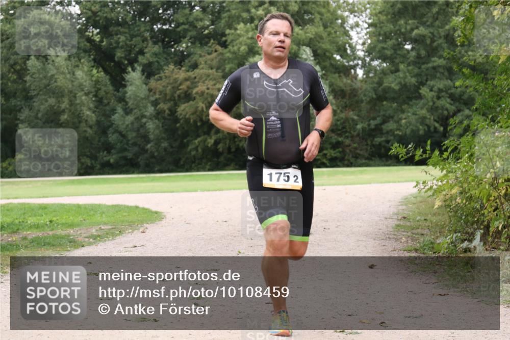 30.08.2026 - Elbe Triathlon Hamburg Antke Förster http://msf.ph/oto/10108459 30.08.2026 14:59:16 Laufen 1752 meine-sportfotos.de