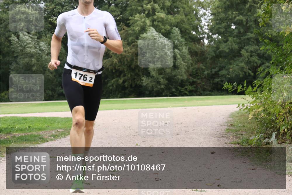 30.08.2026 - Elbe Triathlon Hamburg Antke Förster http://msf.ph/oto/10108467 30.08.2026 15:00:41 Laufen 1762 meine-sportfotos.de