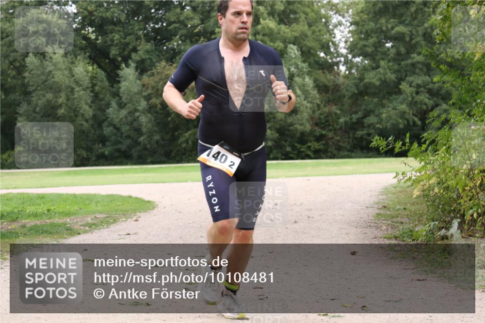 30.08.2026 - Elbe Triathlon Hamburg Antke Förster http://msf.ph/oto/10108481 30.08.2026 15:01:13 Laufen 140, 2 meine-sportfotos.de