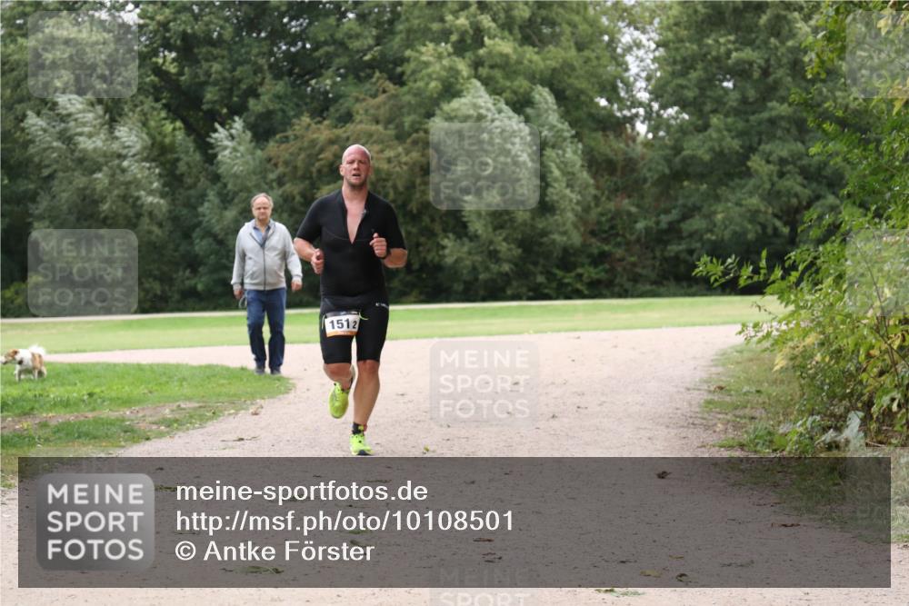 30.08.2026 - Elbe Triathlon Hamburg Antke Förster http://msf.ph/oto/10108501 30.08.2026 15:01:59 Laufen 1512 meine-sportfotos.de