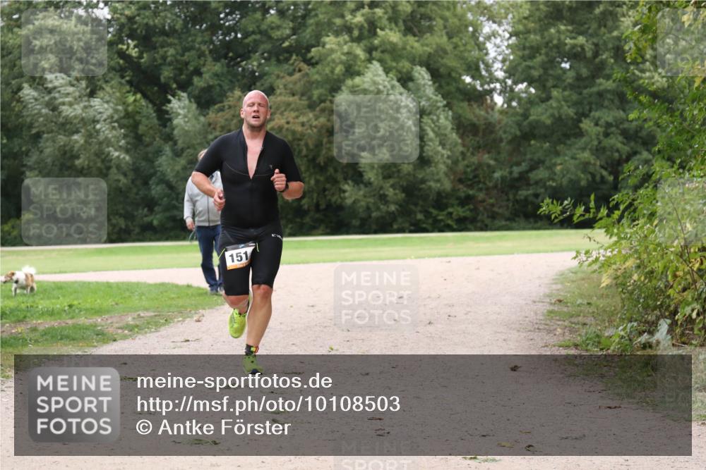 30.08.2026 - Elbe Triathlon Hamburg Antke Förster http://msf.ph/oto/10108503 30.08.2026 15:02:00 Laufen 151 meine-sportfotos.de